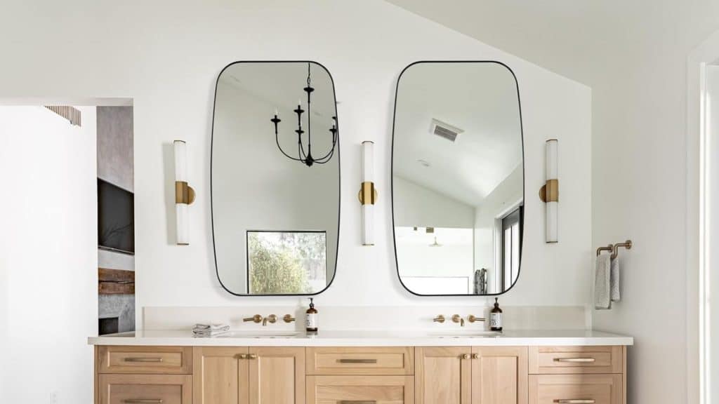 Masculine mirror