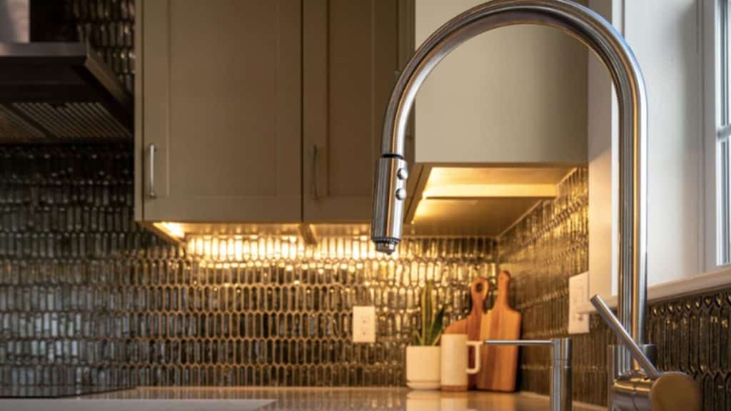 under cabinet lighting