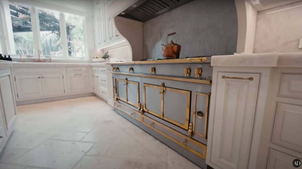 xr:d:DAGBk Bs : j: t: