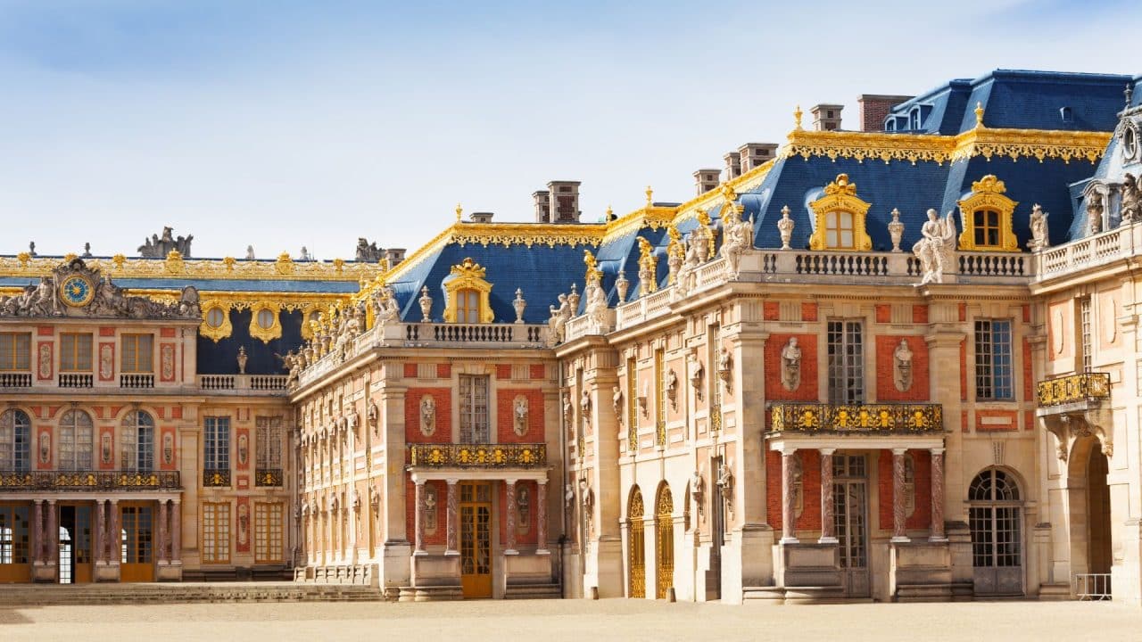 Head image romanticizing design